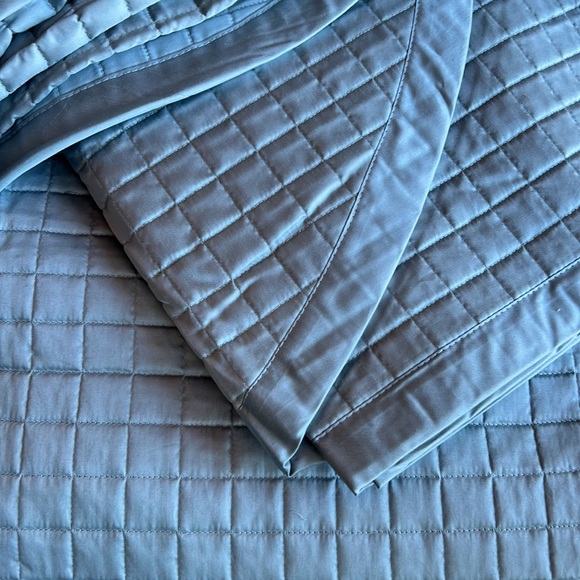 Masaccio King Coverlet and Bed Skirt - Picture 3 of 8